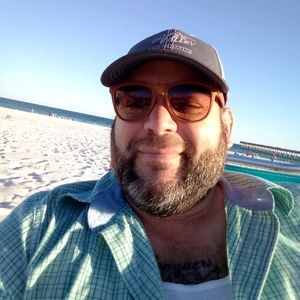 Meet your Posher, Chris